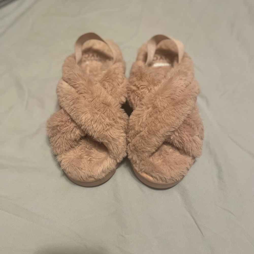 Madden NYC Pink Fuzzy Slippers